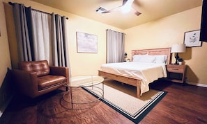 3 Schlafzimmer, Schreibtisch, Bügeleisen/Bügelbrett, Reisekinderbett