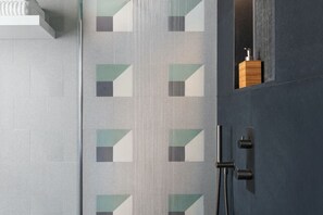 Shower, hair dryer, bidet, towels - Emerald - Viale Tunisia (Milano)