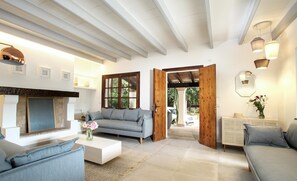 TV - Restored villa with original features (Pollensa / Pollença)