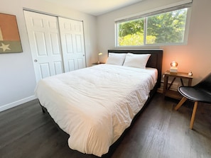2 bedrooms, iron/ironing board, free WiFi, bed sheets