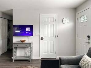 Interior - Charming 2-bedroom at Issaquah Front St (Issaquah)