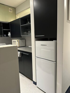 Private kitchen - Hyper-Central Studio Apartment Downtown Auckland (Auckland)