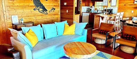 Smart-tv, dvd-spelare och böcker