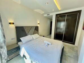 2 bedrooms, iron/ironing board, free WiFi, bed sheets - Appartement Marina Bay 2 Chambres - Centre Ville Playa (Tanger)