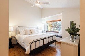 5 habitaciones, tabla de planchar con plancha y wifi gratis 