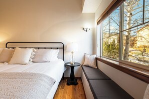6 chambres, fer et planche à repasser, accès au Wi-Fi (inclus)