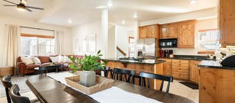 Ski, Soak & Relax | Bear Hollow 6BR Retreat w/ Sauna & Clubhouse Hot Tub