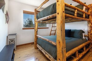 5 Schlafzimmer, Bügeleisen/Bügelbrett, kostenloses WLAN, Bettwäsche