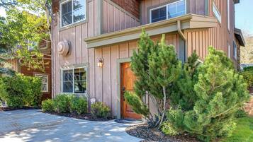 تفاصيل الفندق من الخارج