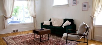 Cozy Eatoncourt Homestead