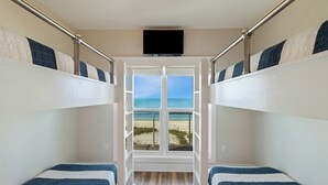 Room - Oak Rest Barn, is a custom built gulf front home w/pool, pet friendly, $250 credit for beach gear! (Port Saint Joe)