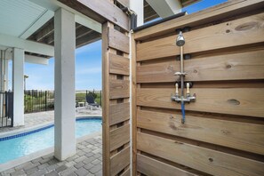 A heated pool - Oak Rest Barn, is a custom built gulf front home w/pool, pet friendly, $250 credit for beach gear! (Port Saint Joe)