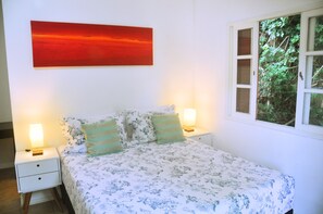 6 Schlafzimmer, Schreibtisch, Bügeleisen/Bügelbrett, WLAN