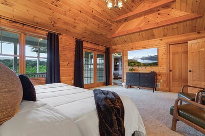 Walker Lake Lodge | Right Near Walker Lake + Hot Tub!
