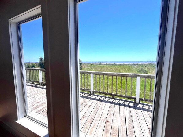 Interior - Beachfront Redfish- Coastal Realty Group (Grand Isle)