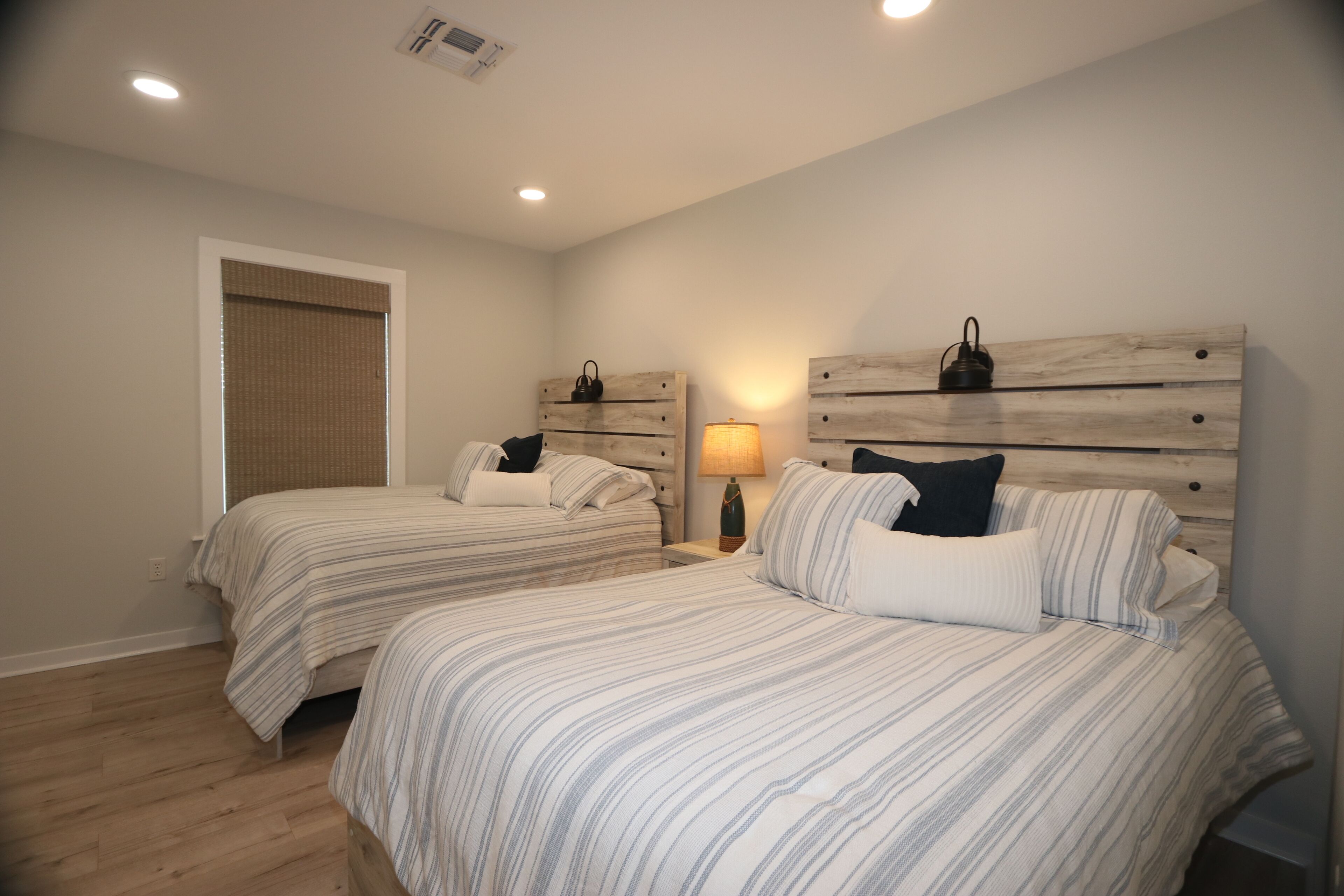 3 bedrooms, bed sheets