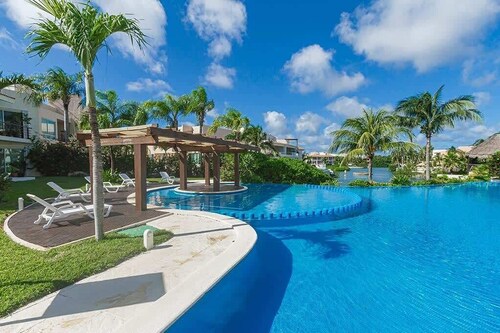 Depto con Vista al Canal en Pto Aventuras 2 Recs