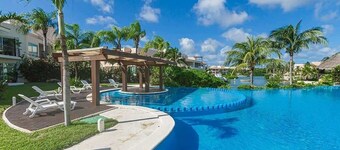 Chic Condo | 2BR | Lagoon View in Puerto Aventuras