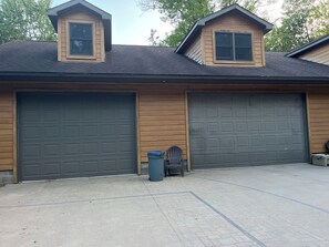 Exterior - Charming 2-bedroom 1-full bath upstairs house less than 1/2 mile to Mullett Lake (Cheboygan)