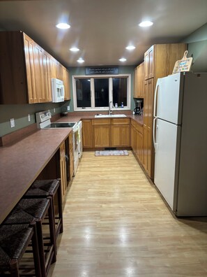 Microwave, stovetop, dishwasher