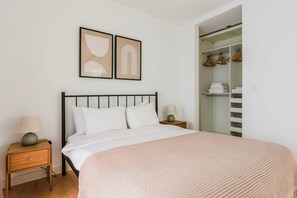 1 chambre, fer et planche à repasser, Wi-Fi, draps fournis