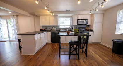 Vacation home, < 1 mile to University of Notre Dame, walk, bike or drive!