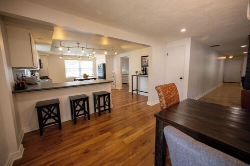 Vacation home, < 1 mile to University of Notre Dame, walk, bike or drive!