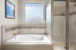 Shower, hair dryer, towels - Sand Hollow 3271|RV Parking, Grill, Near Sand Hollow and more! (Hurricane)