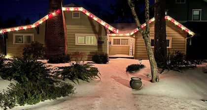 Charming 2-bedroom cottage in the heart of Salem
