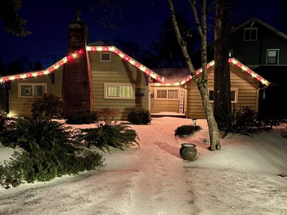Charming 2-bedroom cottage in the heart of Salem