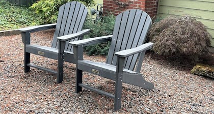 Charming 2-bedroom cottage in the heart of Salem