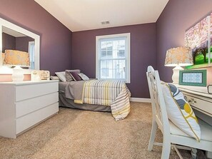 4 habitaciones, escritorio, tabla de planchar con plancha y wifi gratis 