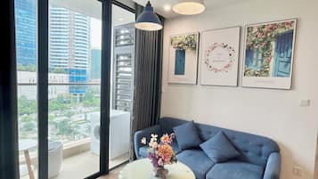 Standard Apartment, Balcony, City View | Living area