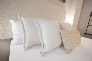 Iron/ironing board, free WiFi, bed sheets