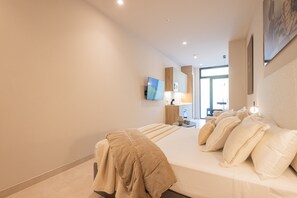 Silitysrauta/-lauta, ilmainen Wi-Fi, vuodevaatteet