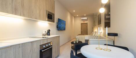 Fridge, microwave, oven, coffee/tea maker