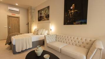 Een strijkplank/strijkijzer, gratis wifi, beddengoed