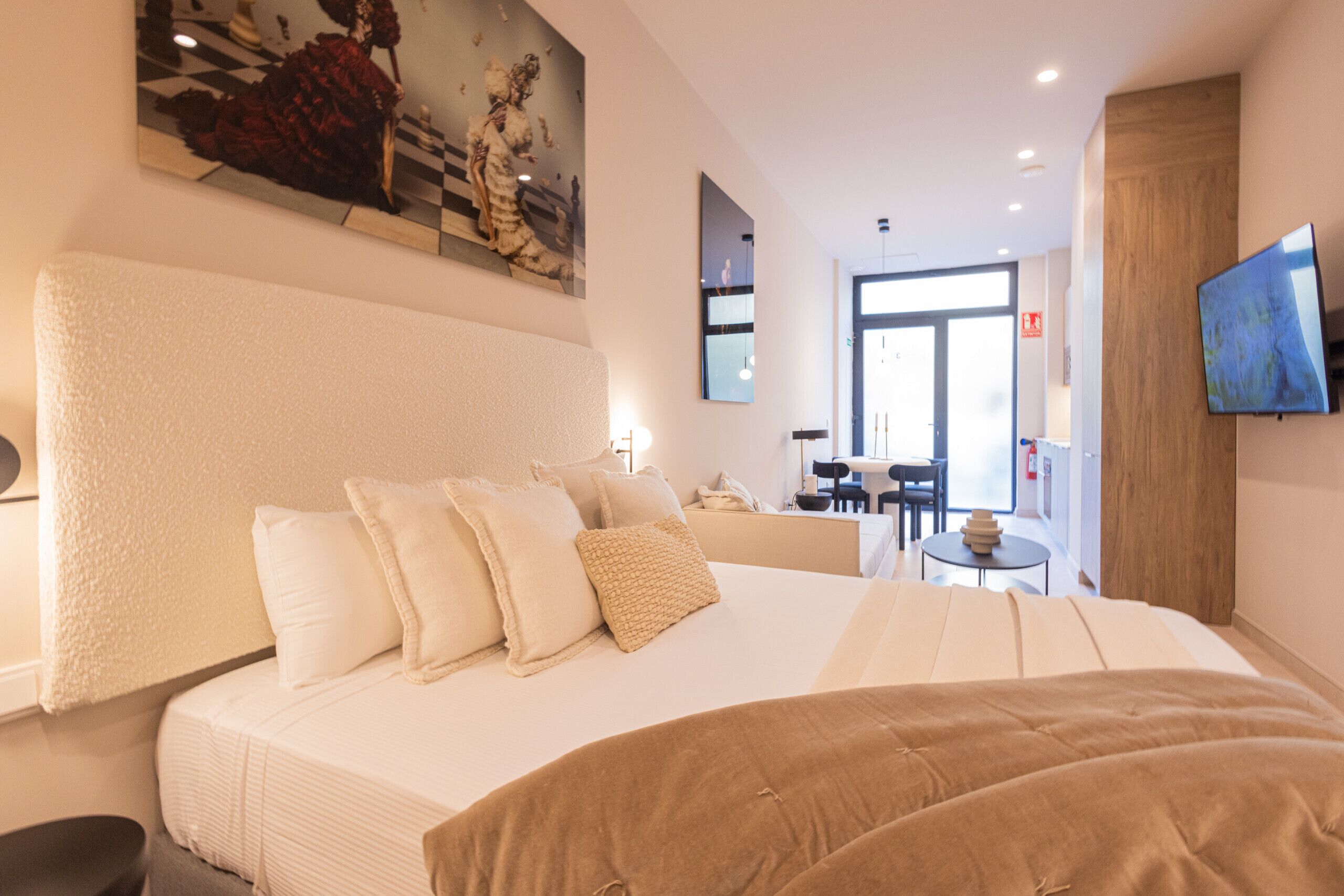 Iron/ironing board, free WiFi, bed sheets