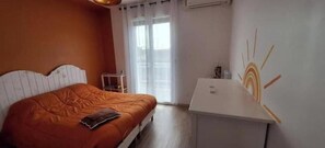 3 chambres, fer et planche à repasser, draps fournis