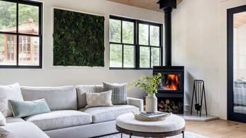 Smart-TV, Kamin, Arbeitsbereiche