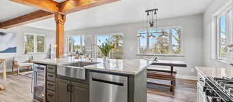 Horseshoe Hideaway with Sunset Views