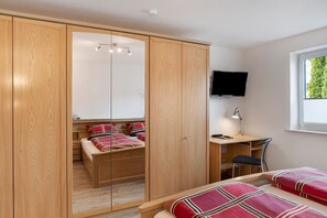 1 chambre, fer et planche à repasser, Wi-Fi gratuit, draps fournis