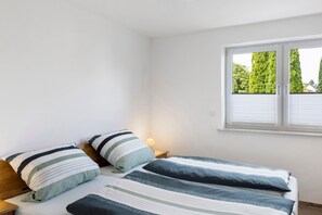 1 habitación, tabla de planchar con plancha, wifi gratis y ropa de cama 