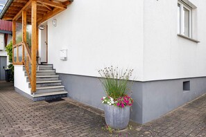 Exterior detail - Room 'Ruhiges Zimmer 2' with Shared Terrace, Wi-Fi and Air Conditioning (Wartenberg)