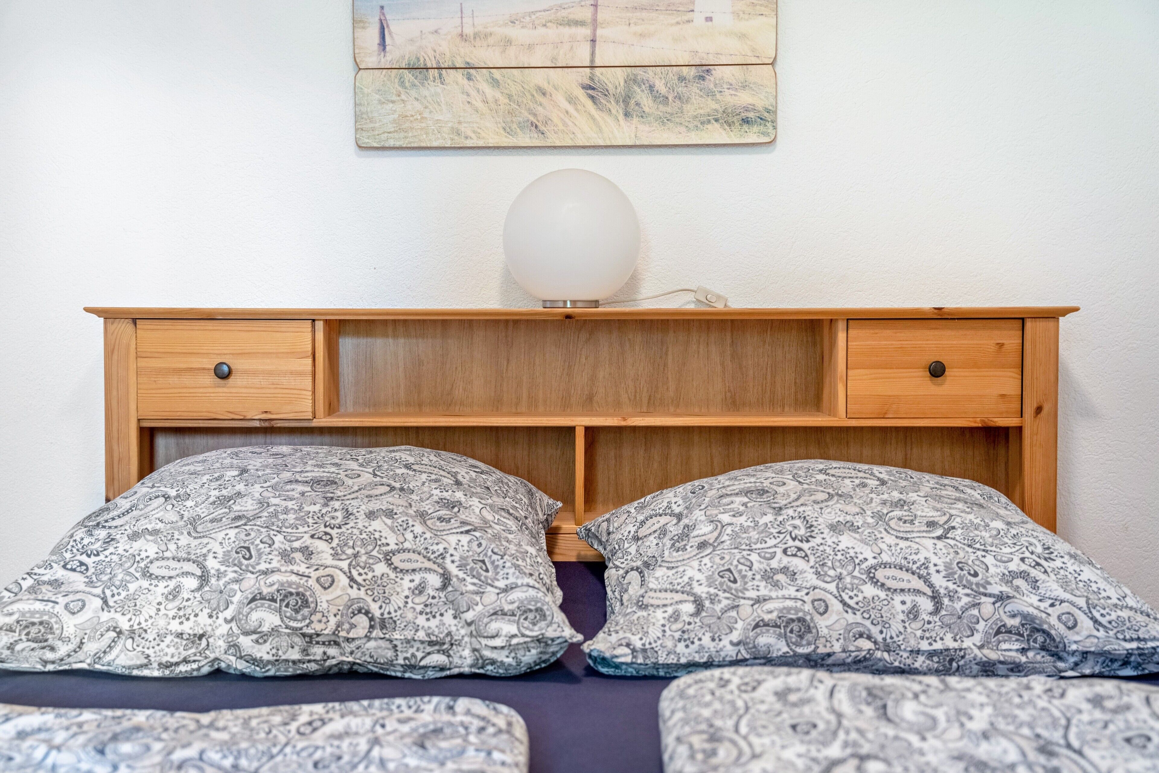 2 bedrooms, bed sheets