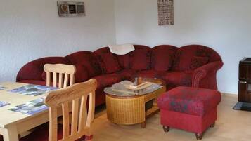 Fernseher, Kamin, DVD-Player, Stereoanlage