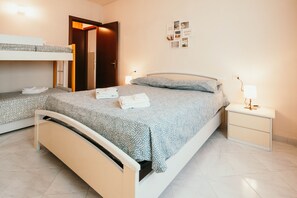 1 dormitorio, tabla de planchar con plancha, wifi gratis y ropa de cama