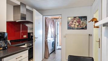 Kühlschrank, Mikrowelle, Ofen, Geschirrspüler