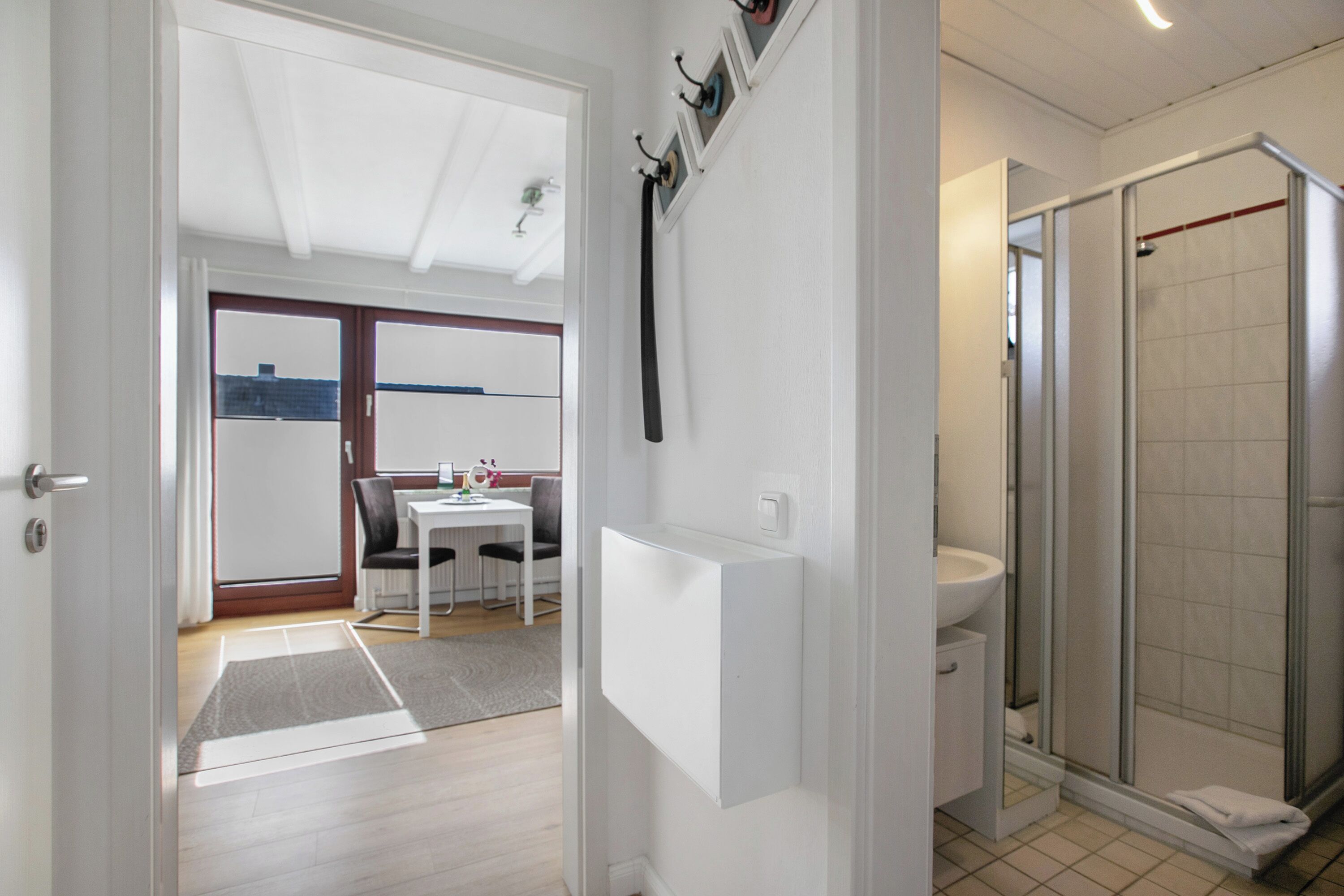 Dusche, Haartrockner, Handtücher