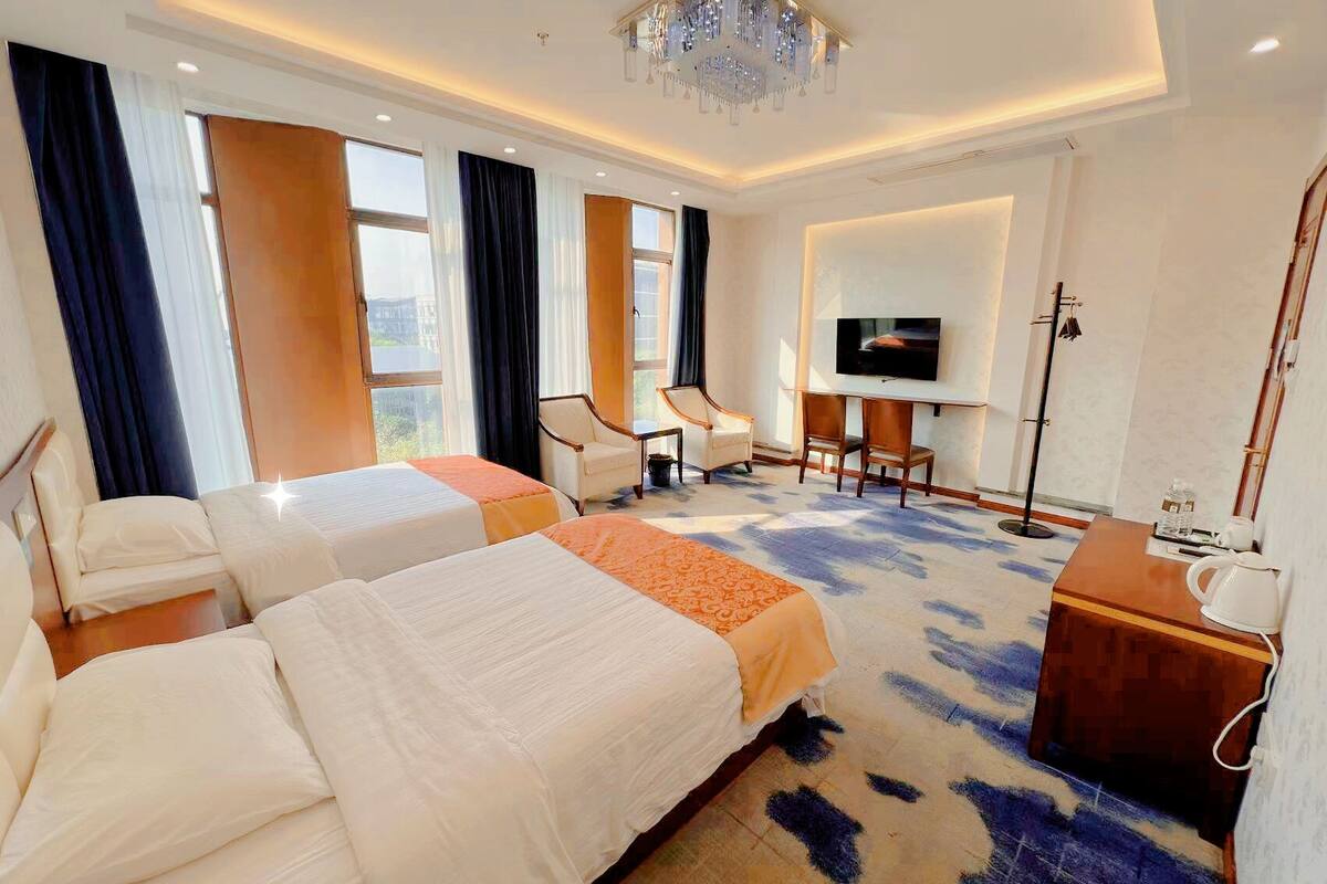 Family Suite, Courtyard View | Wi-fi percuma, cadar katil 